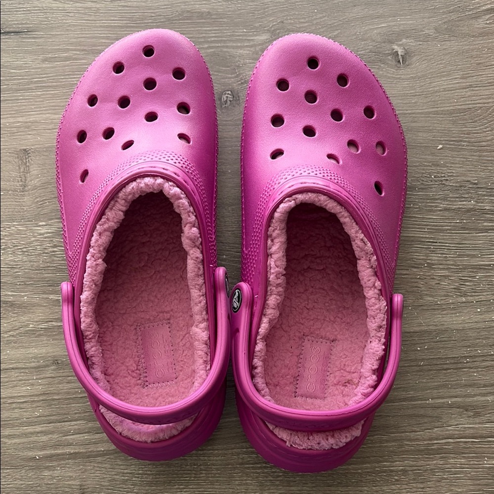 Crocs Unisex Cozy Lined Clogs in Men’s 9 /Women’s 11